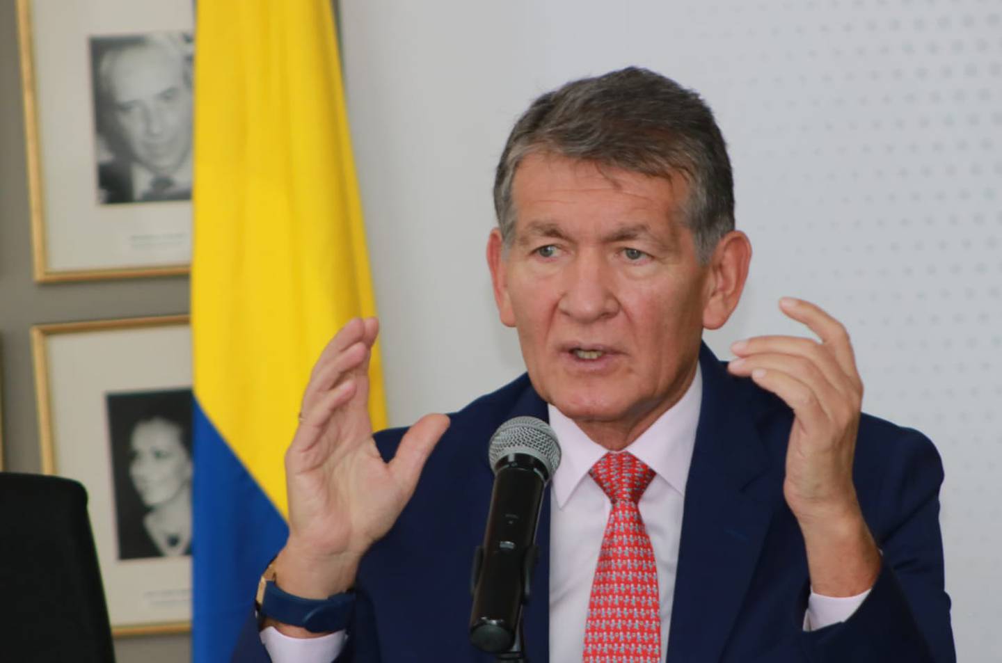 Ángel Custodio Cabrera, ministro de Trabajo de Colombia
