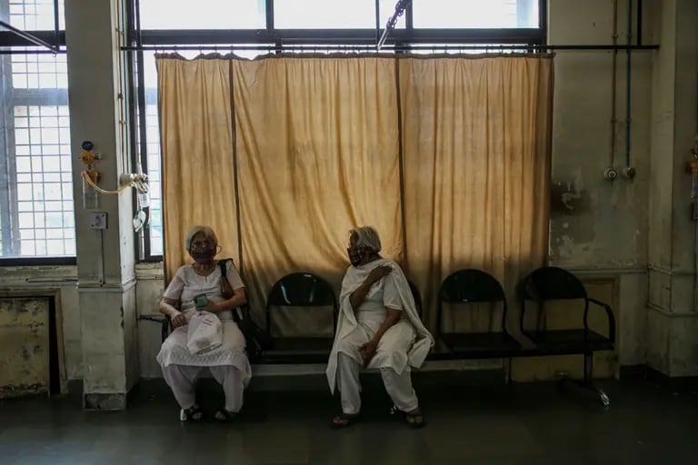 Una sala de observación en un centro de vacunación de Covid-19 en un hospital municipal de Pune, en mayo de 2021. Fotógrafo: Dhiraj Singh/Bloombergdfd