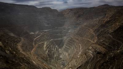 Recrudece conflicto de BHP con sindicato de minera Escondida por eventual huelgadfd