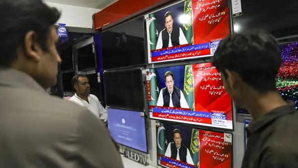 Imran Khan, primer ministro paquistaní, es destituido del poder dfd