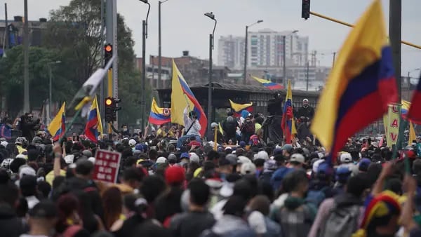 Gobierno llama a movilización para que se apruebe la reforma tributaria en Colombiadfd