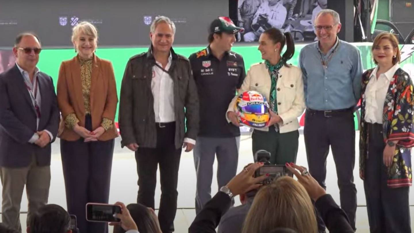 Sergio 'Checo' Pérez asisitó a la inauguración del Pabellón Museo CDMX en el Autódromo Hermanos Rodríguez con motivo del 60 aniversario del primer premio Fórmula 1 en el país.