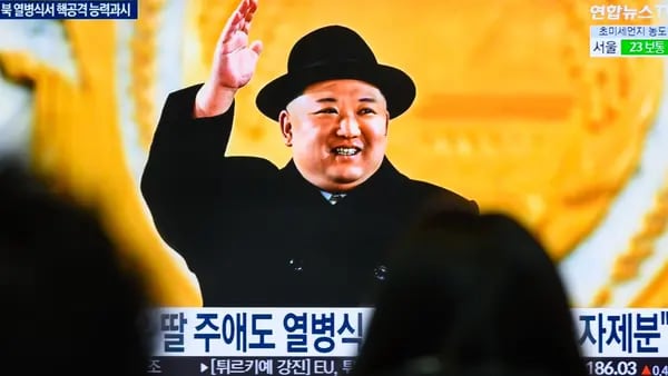 Kim Jong Un busca reforzar defensas de guerra y corta línea directa con Corea del Surdfd