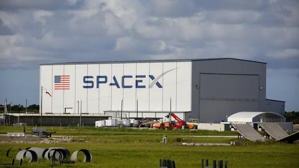 SpaceX coloca em órbita o maior satélite de comunicações do mundo, de 9 toneladasdfd