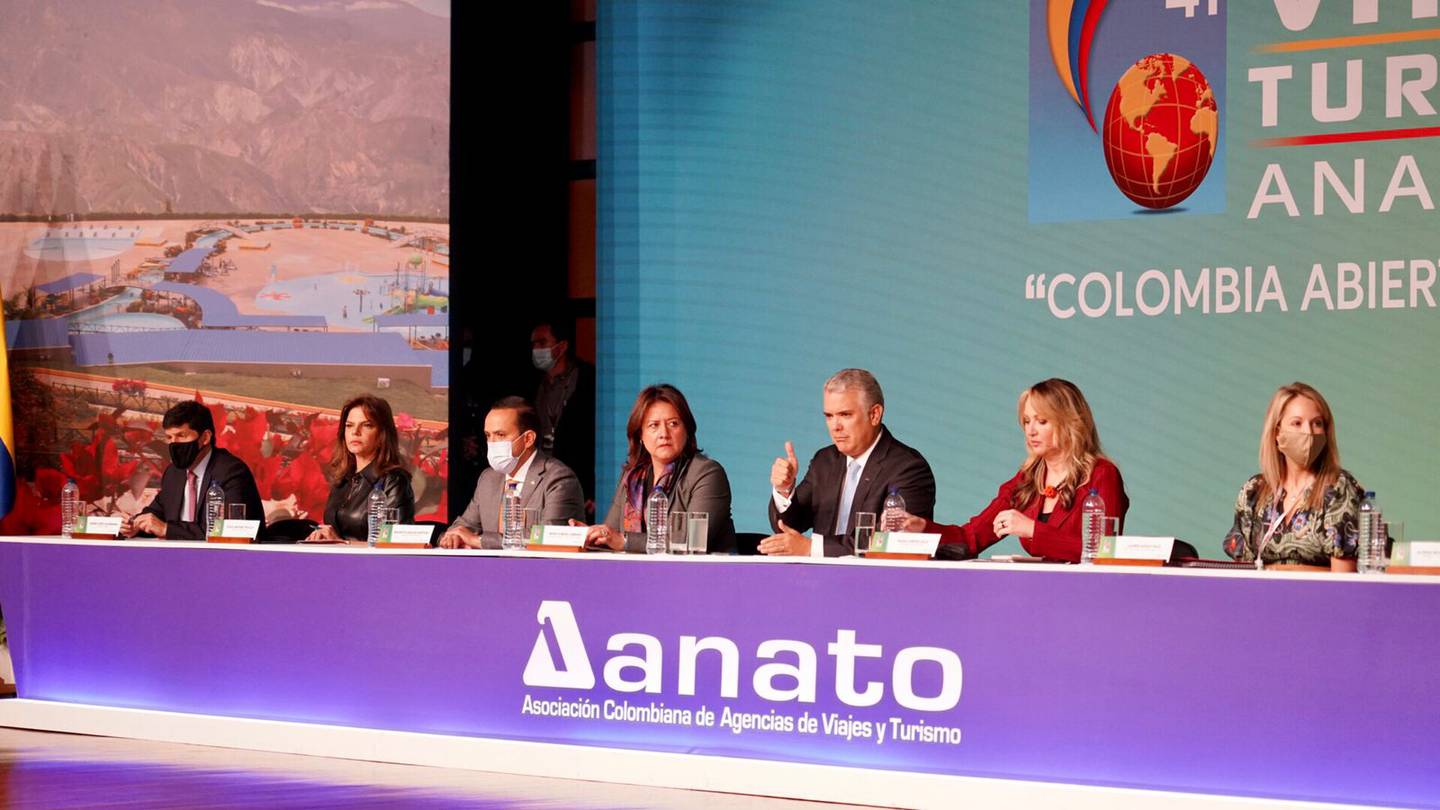 El presidente colombiano, Iván Duque, habla durante la instalación de la Vitrina Turística de Anato este miércoles 23 de febrero en Bogotá, Colombia.dfd