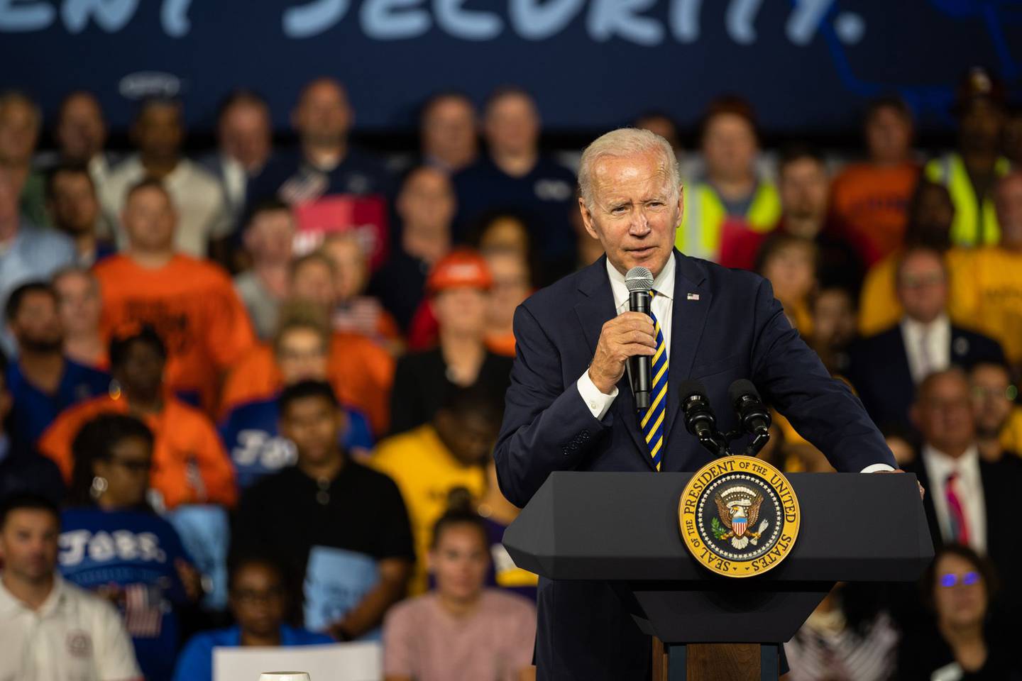 Presidente de EE.UU., Joe Biden, habla en Cleveland, Ohio, el 6 de julio de 2022.