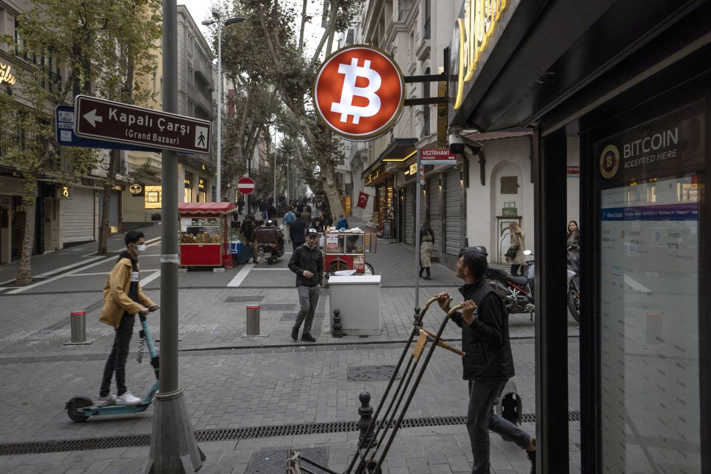 Un Kiosco cripto en Estambul