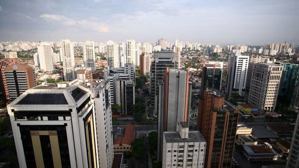 Economía de Brasil puede crecer un poco más con menor inflación: XPdfd