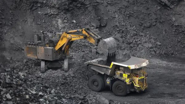 Gigantes del carbón obtienen grandes beneficios mientras la crisis climática arreciadfd
