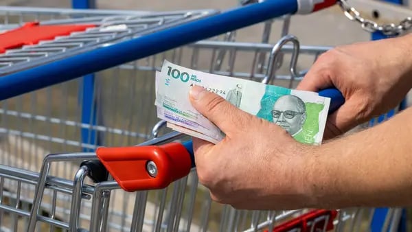 La Estrategia del Día:  Inflación sigue a la baja y lupa a la campaña Petro Presidentedfd