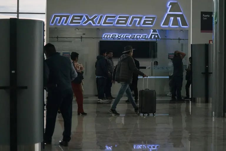 Aerolínea estatal Mexicanadfd