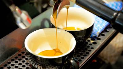 Café recua em meio a receio com consumo na China e no Brasildfd