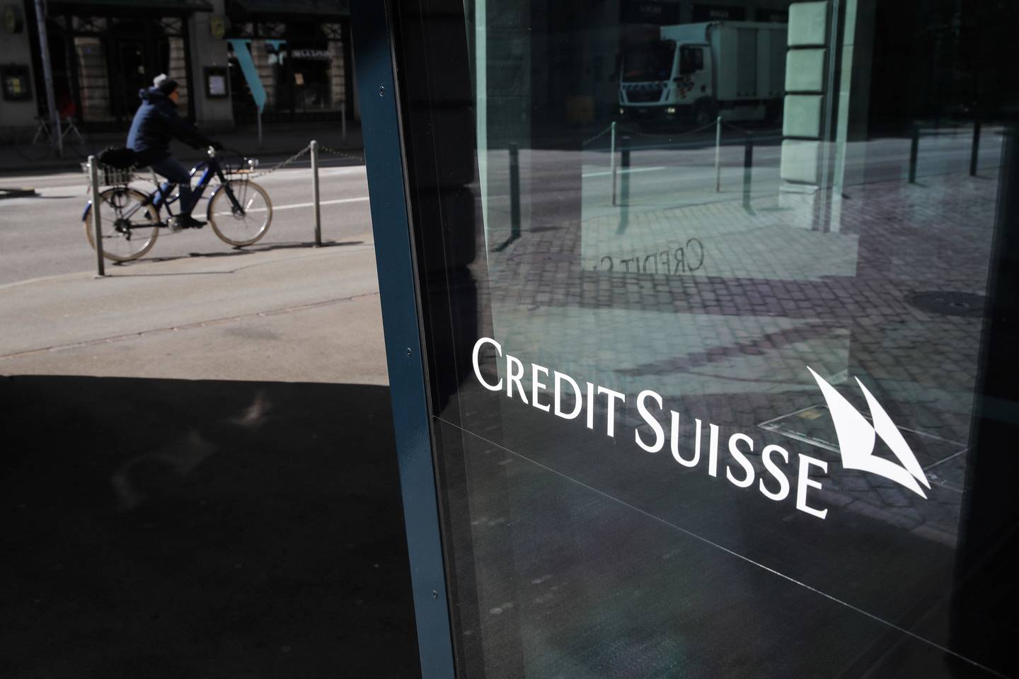 Los denominados clientes ricos regulares siguen esperando entre seis y ocho meses para ser aprobados por Credit Suisse