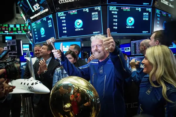 A Virgin Galactic, de Richard Branson, foi uma das primeiras empresas com foco no espaço a abrir o capital, em 2019 (Foto: Drew Angerer/Bloomberg)