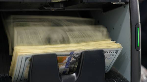 El dólar se encamina a cerrar su mejor jornada en casi tres semanas: las razonesdfd