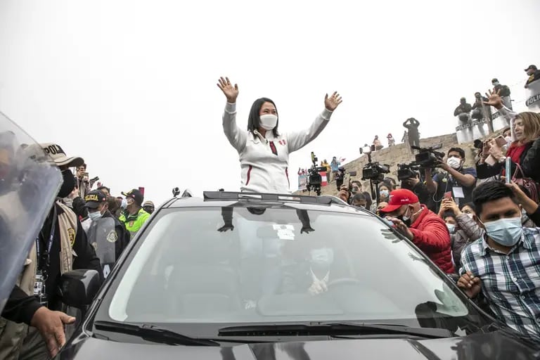 Keiko Fujimori llega a desayunar antes de las elecciones en Lima, Perú, el 6 de junio.dfd
