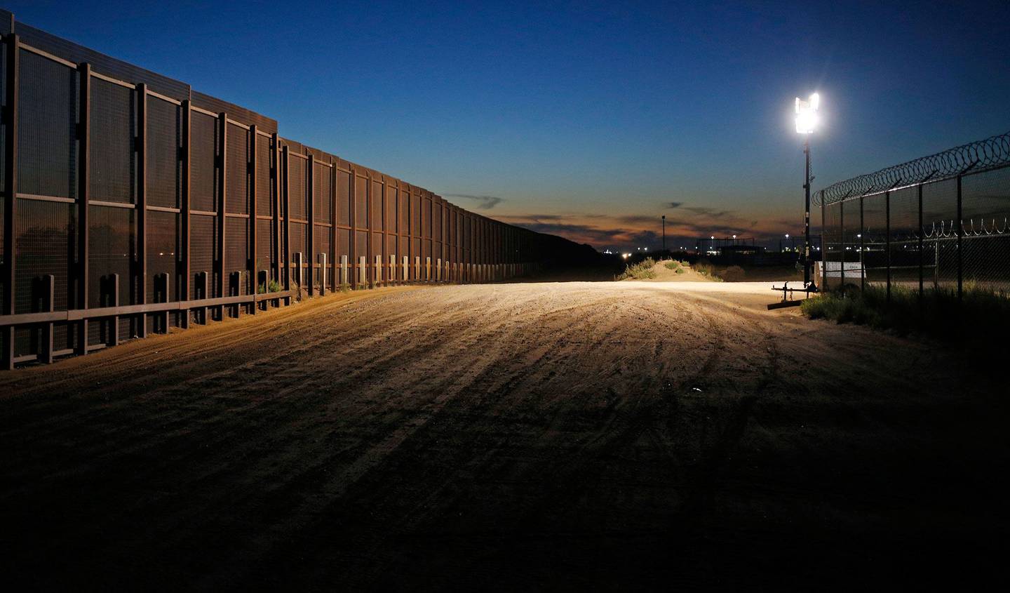 Una valla fronteriza que separa a Estados Unidos y México, en Santa Teresa, Nuevo México, Estados Unidos, el miércoles 8 de noviembre de 2017.