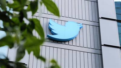 Twitter vuelve a suspender la implementación de desarrollos de softwaredfd