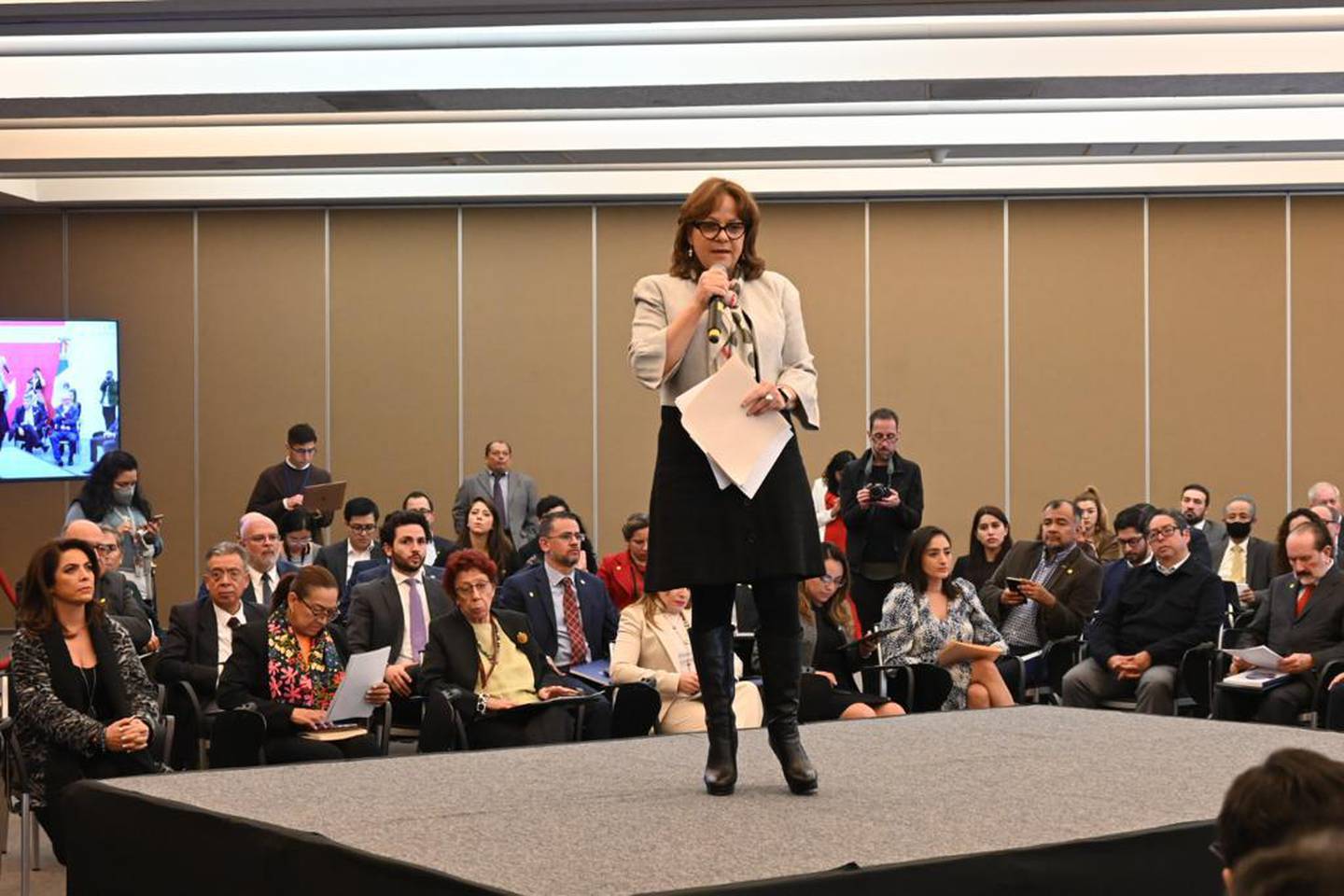 Martha Delgado, subsecretaria para Asuntos Multilaterales y Derechos Humanos de la Secretaría de Relaciones Exteriores, durante la presentación del Diagnóstico y Recomendaciones para la Transición de la Industria Automotriz en México. (Cortesía: SRE)dfd