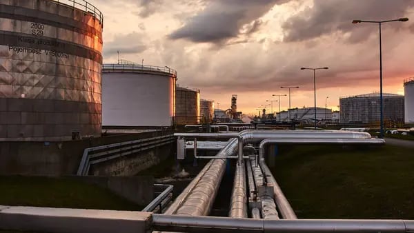 Polonia podría dejar de depender del gas ruso en octubre, según Shelldfd