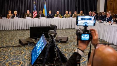 ÚLTIMAS: EUA têm conversas sobre reforço das forças armadas de Kievdfd