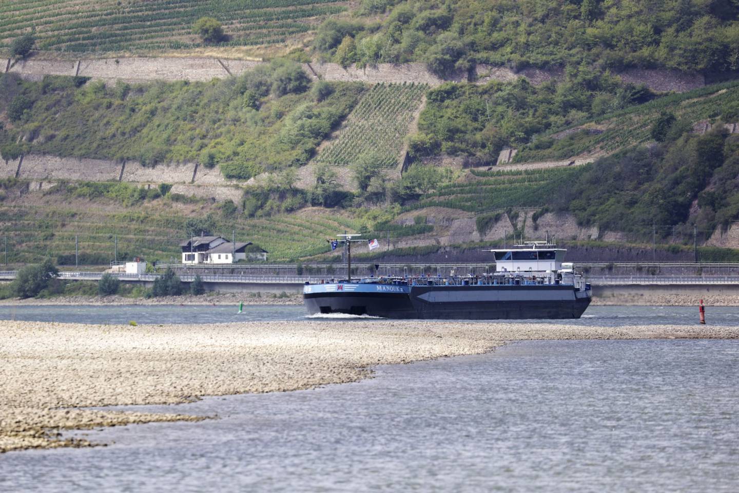 A estiagem drástica do rio Reno, na Alemanha, limita também a navegação de embarcações que transportam carvão, o que afeta o fornecimento às usinas