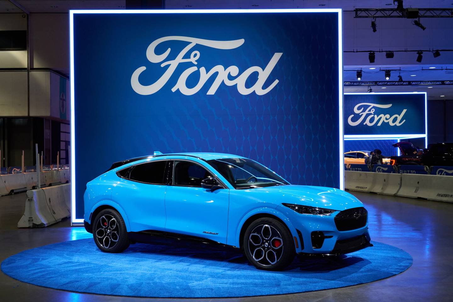 Las acciones de Ford se han duplicado con creces este año, en tanto que han estado cotizando alrededor de un máximo de 20 años. Fotógrafo:  Bing Guan/Bloomberg