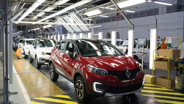 Renault cierra en Rusia y evalúa abandonar empresa conjunta dfd