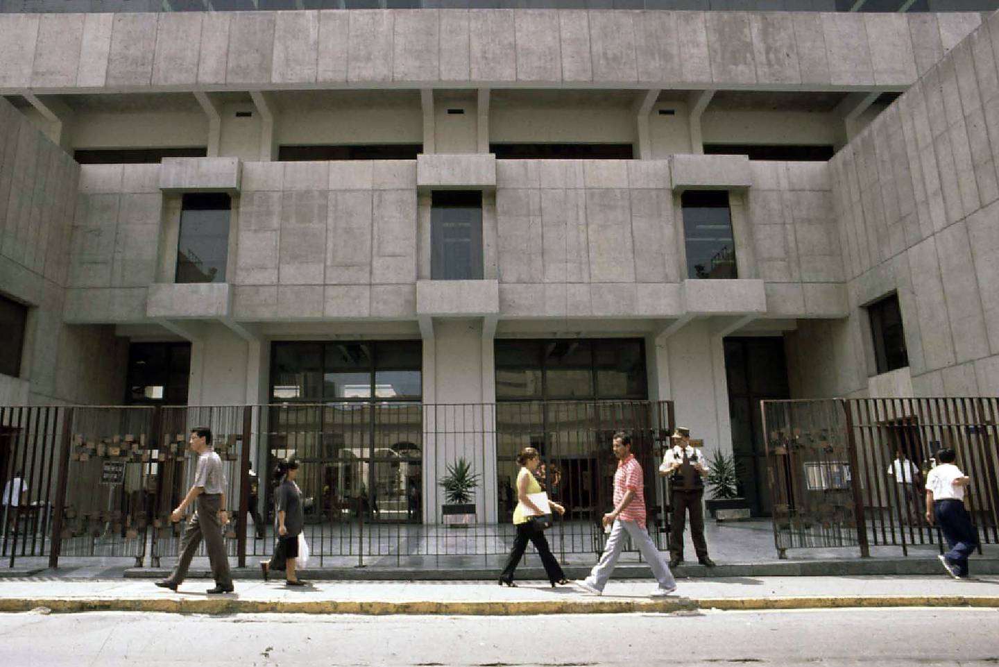 Banco Central de Reserva de Perú siguió subiendo su tasa de interés este jueves.dfd
