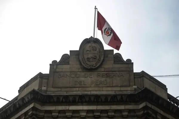 El Banco Central de Perú en Lima, el jueves 12 de mayo de 2022. El Banco Central de Perú realizó su décimo aumento consecutivo y el noveno aumento consecutivo de medio punto de su tasa de interés de referencia, hasta el 5%, con una inflación que va al ritmo más rápido desde finales de la década de 1990. Foto: Miguel Yovera/Bloomberg