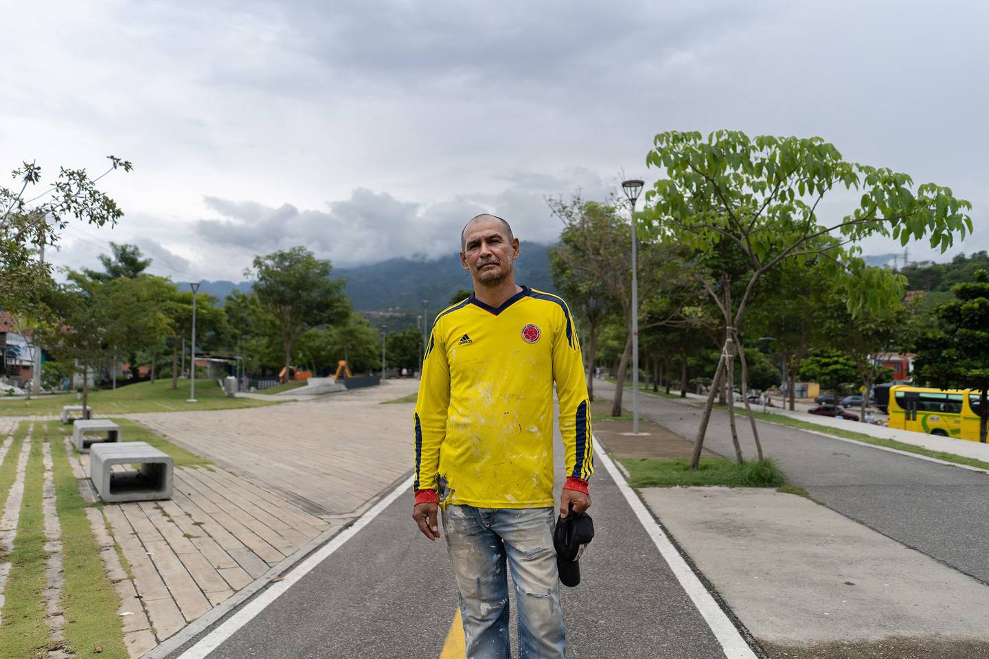 Mauricio Jaime Ayala, líder del barrio Bavaria y seguidor de Rodolfo Hernández en Bucaramanga, Colombia, el viernes 03 de junio de 2022.dfd