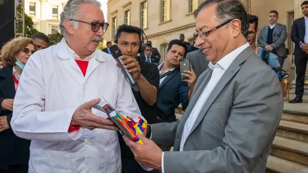 Petro y Álvaro Uribe se reúnen en busca de acuerdos en torno a la Reforma a la Saluddfd
