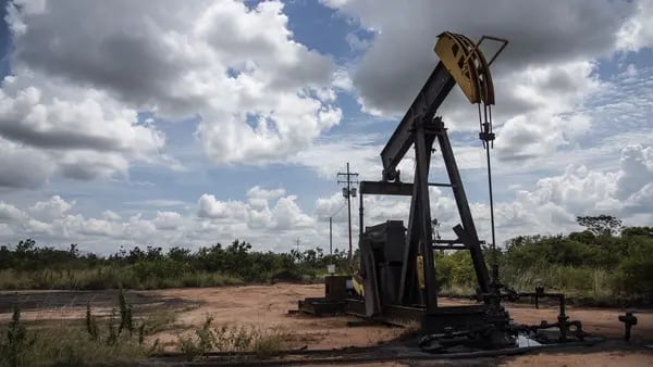 EE.UU. alivia temporalmente algunas sanciones a los sectores petrolero y gasífero de Venezueladfd