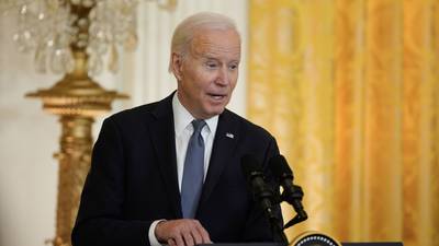 Biden evita la huelga ferroviaria con nuevo acuerdo, pero no todos están conformesdfd