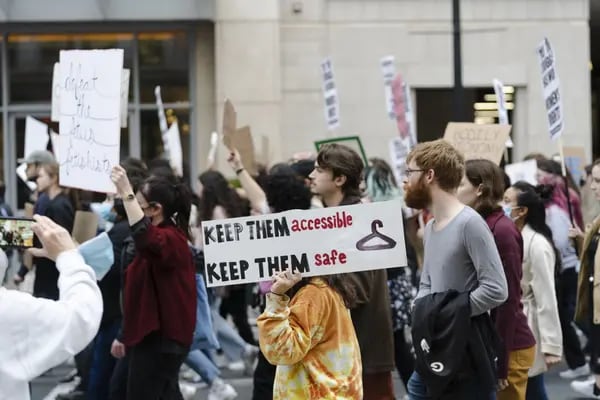 Manifestantes defensores del caso Roe vs Wade en Boston, 6 de mayo.