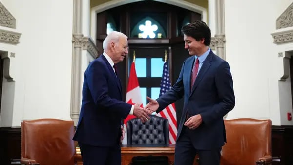 Biden y Trudeau dan muestra de unidad mientras los aliados superan las tensionesdfd