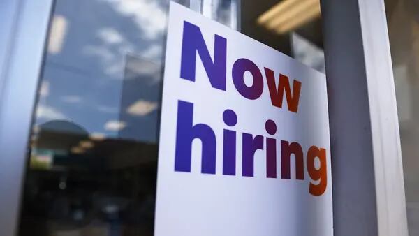 Relatório JOLTS: EUA têm o menor número de vagas de emprego em 3 anosdfd
