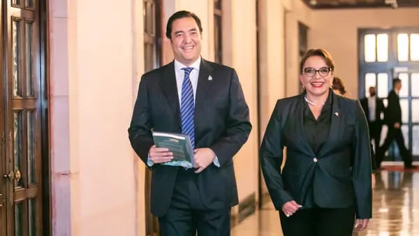 Presidenta de Honduras remite a diputados presupuesto general 2023 de L392.000 millonesdfd