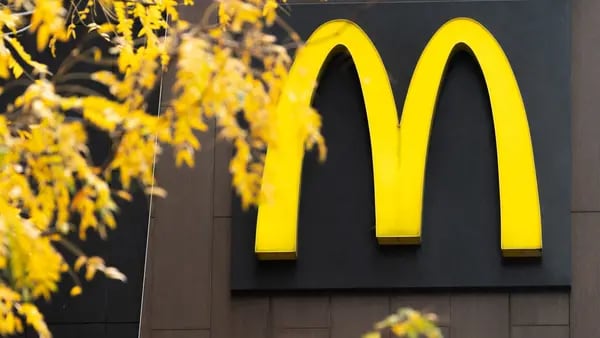 Receitas do McDonald’s superam projeções com ajuda de hambúrguer mais carodfd