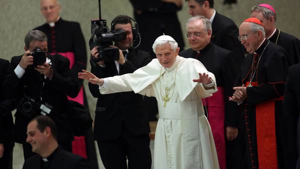 Líderes mundiales se despiden del papa emérito Benedicto XVIdfd