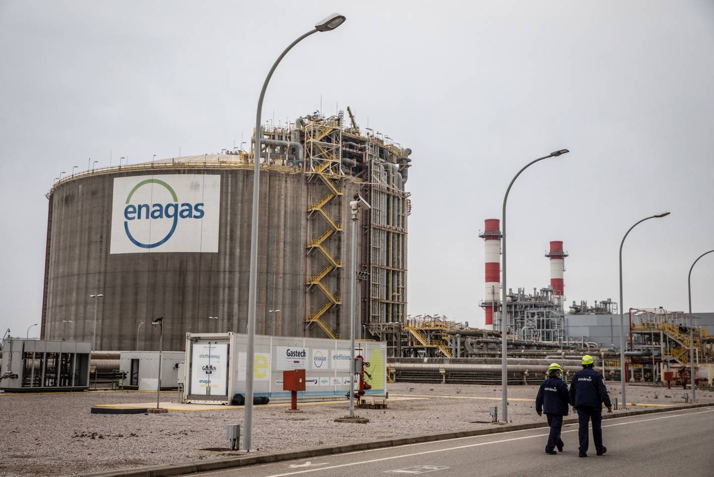 España sólo tiene pequeñas conexiones de gas con el resto de Europa, pero tiene cerca del 30% de la capacidad de regasificación de gas natural licuado del continente. Fotógrafo: Ángel García/Bloombergdfd