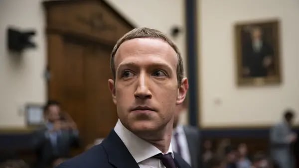 Zuckerberg todavía tiene demasiado control sobre Facebookdfd
