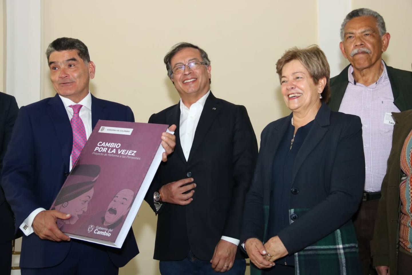 Gustavo Petro, presidente de Colombia y Gloria Inés Ramírez, ministra de Trabajo en la presentación de la reforma pensional