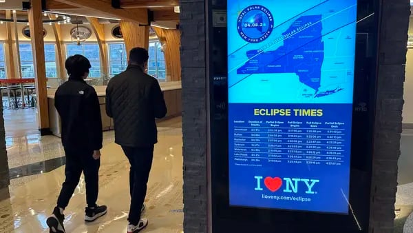 Eclipse raro: de paraquedismo a vinhos, NY terá eventos dedicados ao fenômenodfd