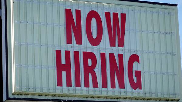 EE.UU. vuelve a agregar más empleos que lo esperado; salarios también subendfd