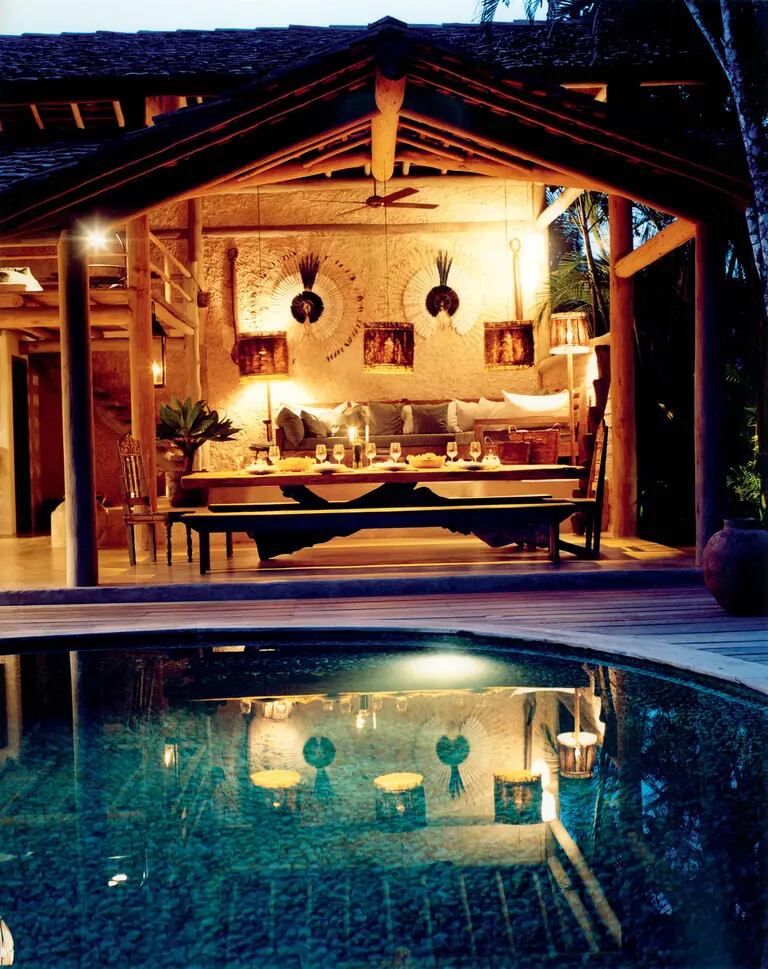 No Uxua, casas e chalés são integrados com a piscina e o paisagismo tropicaldfd
