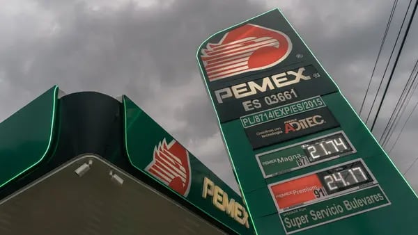 Pemex pagaría a KKR US$320 millones por terminal almacenamiento Tuxpandfd