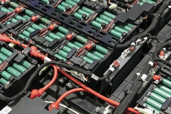 El Gobierno de EE.UU. busca ser más competitivo en la cadena de suministro de baterías para vehículos eléctricos, actualmente centrada en China.