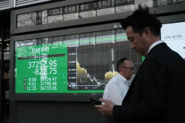 Acciones asiáticas caen ante los reavivados temores sobre las tasas de la Feddfd