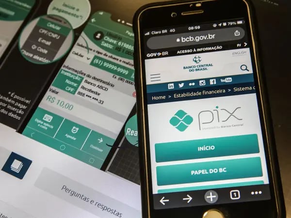 Pix é o meio de pagamento instantâneo criado pelo Banco Central (BC) em que os recursos são transferidos entre contas em poucos segundos, a qualquer hora ou dia